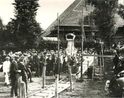 Foto uit augustus 1913, de dakpannen moeten er nog op...